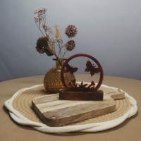 Vlinders in cirkel op smalle standaard 